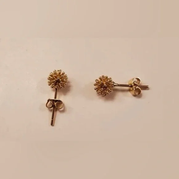 “Dandelion Balls” 18K Gold Tiny Dainty Spikey Flower Orb Firework Explosion Stud - Picture 8 of 12